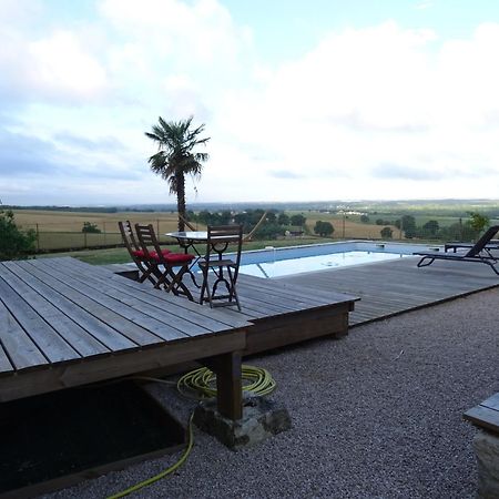 Pigeonnier De Sabaillan Bed & Breakfast Castelnau-d'Arbieu Exterior photo