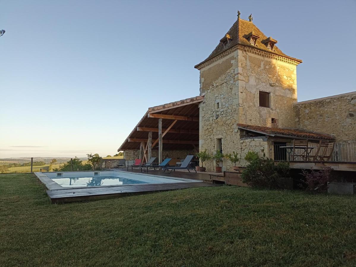 Pigeonnier De Sabaillan Bed & Breakfast Castelnau-d'Arbieu Exterior photo